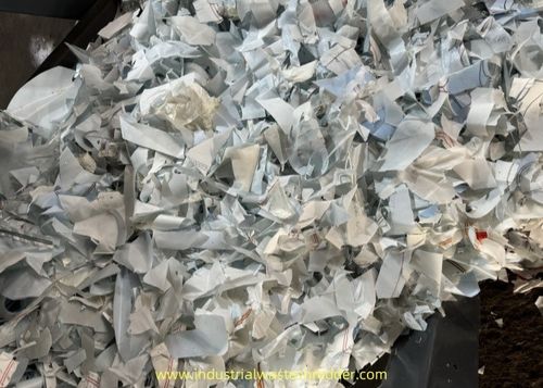 Últimas notícias da empresa sobre Triturador de tecido de sacos de ar de nylon PA6 & PA66 Triturador Moinho de lâminas rotativas com grande capacidade