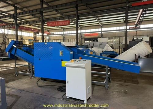 Últimas notícias da empresa sobre Moinho de cordas de rafia de fibra de PP com ferramenta de liga de aço lâminas rotativas triturador e moinho, triturador durável para a Turquia