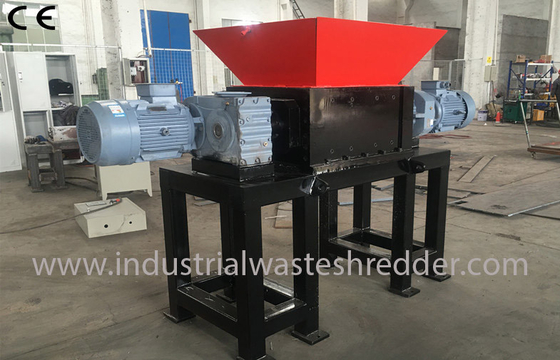 Bom preço. Máquina da retalhadora da caixa de cartão de Rolls/tubos multi - agarre o descarregamento uniforme das lâminas on-line