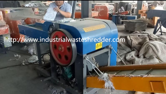 Bom preço. máquinas Shredding do cartão industrial da sucata 5.5KW para o fundamento animal on-line