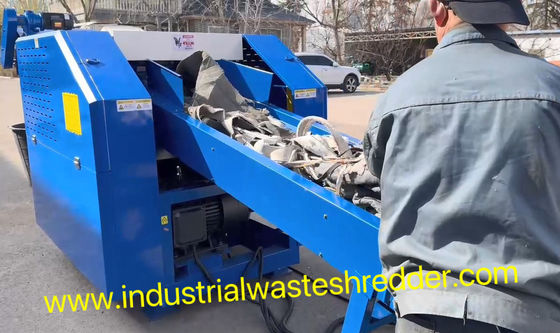 Bom preço. Máquina de trituração de resíduos de couro para resíduos de couro artificial com diferentes capacidades e descargas on-line