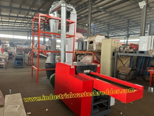 Bom preço. Máquina de trituração de malha de fibra de vidro Hdpe Net Shredder Máquina de poupança de energia Lâmina resistente ao desgaste 7.5KW Motor de corte on-line