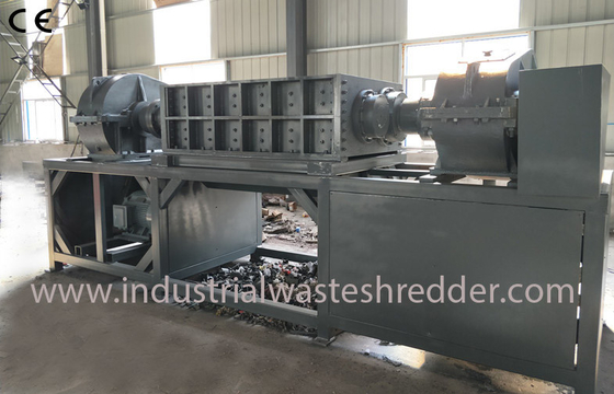 Bom preço. Capacidade customizável da retalhadora industrial da sucata com sistema da separação magnética on-line