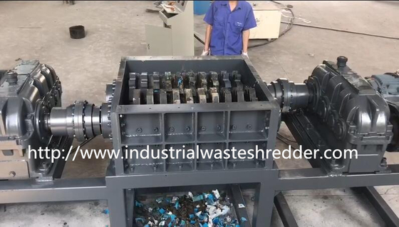 Bom preço. Movimentação dos motores da retalhadora de resíduos sólidos industriais 2 para a pálete de madeira Waste on-line