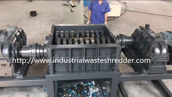 Bom preço. O PLC controla máquinas Shredding do cartão industrial, máquina da retalhadora da caixa de cartão on-line
