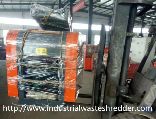 Bom preço. Máquina de papel industrial do triturador, caixa de cartão que esmaga a capacidade do costume da máquina on-line