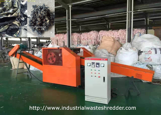 Bom preço. O roupa interior industrial do revestimento da retalhadora Waste da roupa uniforme arfa a máquina de corte das calças de brim on-line