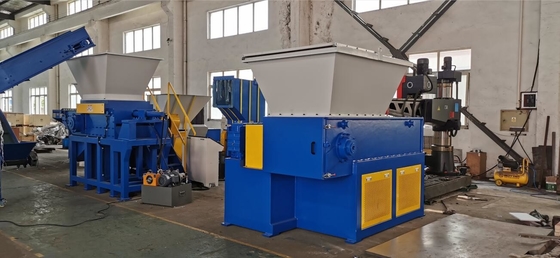Bom preço. As protuberâncias do PE dos PP desfazem-se do suporte da retalhadora XR700, 37KW diâmetro rotar 280-400mm, comprimento de 700mm on-line