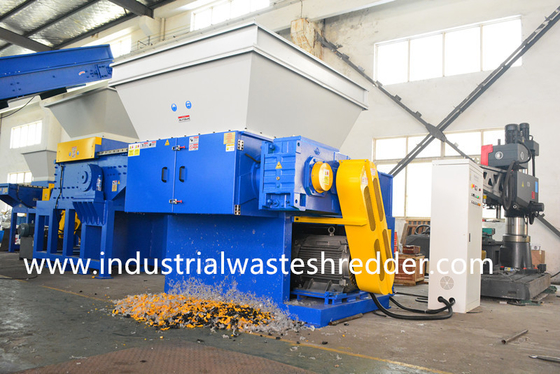 Bom preço. XR1300 morrem o motor 75KW plástico do comprimento 1350mm da retalhadora das protuberâncias dos materiais on-line